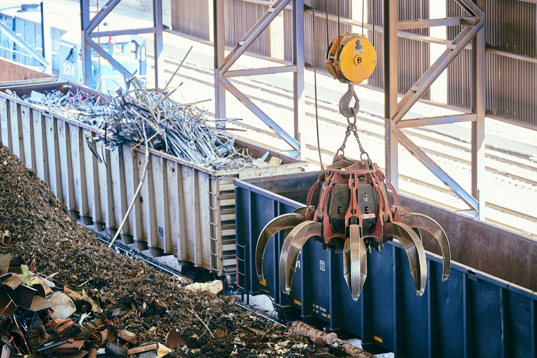 Reciclarea metalelor: pași practici pentru economisirea resurselor   Reciclarea metalelor: recuperare, economie și protecția naturii